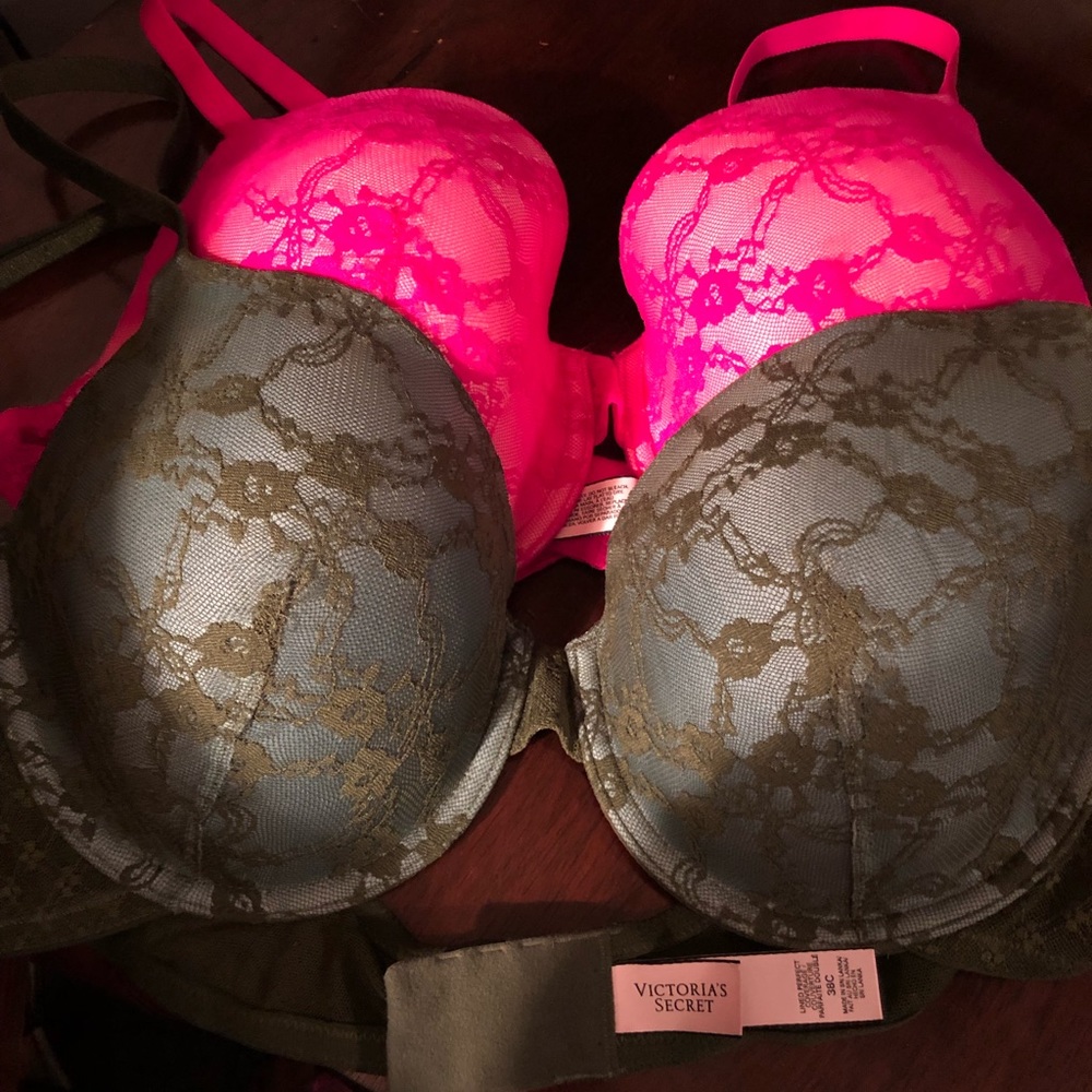 2 VS bras